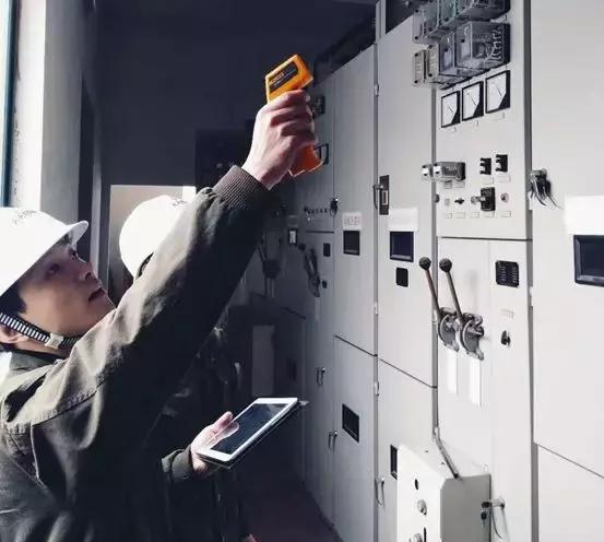储能界传奇：净利狂飙857%，老兵上演华丽翻身战！